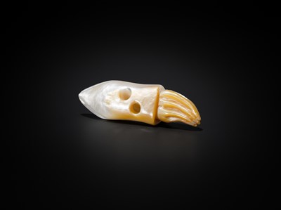 Lot 358 - A RARE MOTHER-OF-PEARL NETSUKE OF A SQUID
