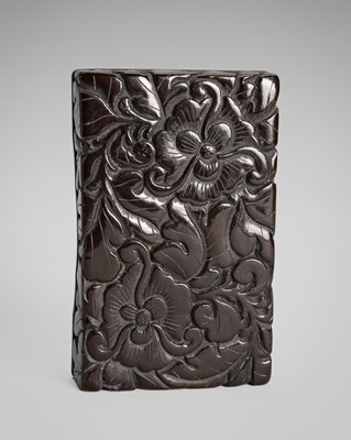 Lot 124 - A FINE BROWN LACQUER KOGO (INCENSE BOX) AND COVER WITH CHRYSANTHEMUMS