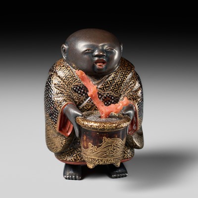 Lot 526 - A FINE AND LARGE LACQUER NETSUKE OF A GOSHO NINGYO DOLL HOLDING A FLOWERPOT