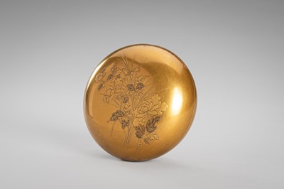 Lot 125 - A FINE GOLD LACQUER KOGO (INCENSE BOX) AND COVER WITH PEONIES AND GRASSES