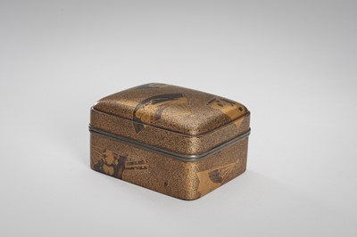 Lot 103 - A FINE LACQUER KOGO (INCENSE BOX) AND COVER WITH FANS