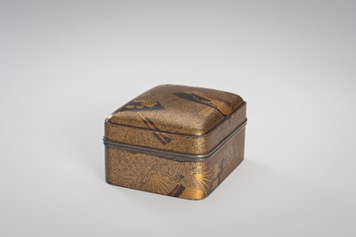 Lot 103 - A FINE LACQUER KOGO (INCENSE BOX) AND COVER WITH FANS