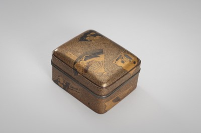 Lot 103 - A FINE LACQUER KOGO (INCENSE BOX) AND COVER WITH FANS