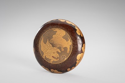 Lot 126 - A LACQUER KOGO (INCENSE BOX) WITH A SHISHI