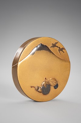 Lot 114 - A FINE GOLD LACQUER KOGO (INCENSE BOX) AND COVER DEPICTING HATSUYUME
