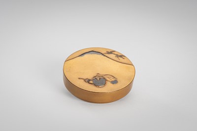 Lot 114 - A FINE GOLD LACQUER KOGO (INCENSE BOX) AND COVER DEPICTING HATSUYUME