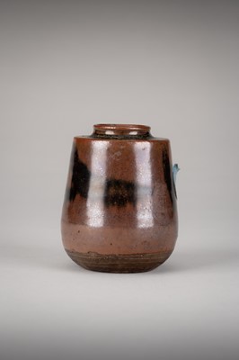 Lot 176 - A SETO WARE BROWN-GLAZED CHAIRE (TEA CADDY)