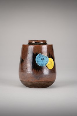 Lot 176 - A SETO WARE BROWN-GLAZED CHAIRE (TEA CADDY)