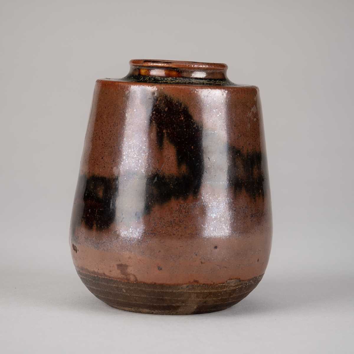 Lot 176 - A SETO WARE BROWN-GLAZED CHAIRE (TEA CADDY)
