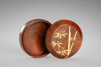 Lot 128 - A WOOD LACQUER KOGO (INCENSE BOX) AND COVER DEPICTING BAMBOO