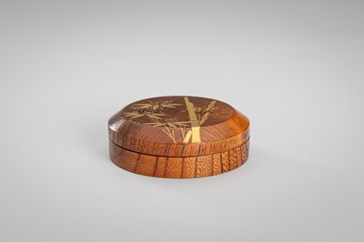 Lot 128 - A WOOD LACQUER KOGO (INCENSE BOX) AND COVER DEPICTING BAMBOO
