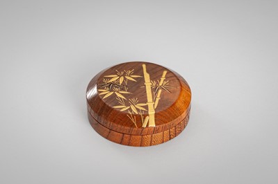 Lot 128 - A WOOD LACQUER KOGO (INCENSE BOX) AND COVER DEPICTING BAMBOO
