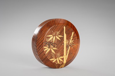 Lot 128 - A WOOD LACQUER KOGO (INCENSE BOX) AND COVER DEPICTING BAMBOO