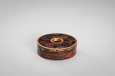 Lot 115 - A SMALL RING-SHAPED LACQUER KOGO (INCENSE BOX) AND COVER WITH CHRYSANTHEMUMS