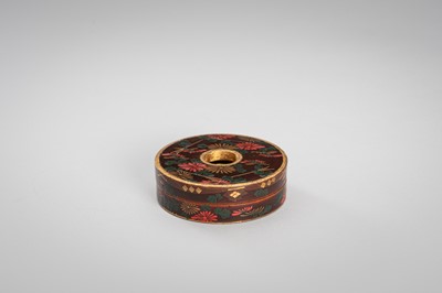 Lot 115 - A SMALL RING-SHAPED LACQUER KOGO (INCENSE BOX) AND COVER WITH CHRYSANTHEMUMS