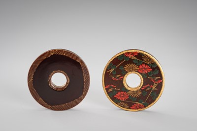 Lot 115 - A SMALL RING-SHAPED LACQUER KOGO (INCENSE BOX) AND COVER WITH CHRYSANTHEMUMS