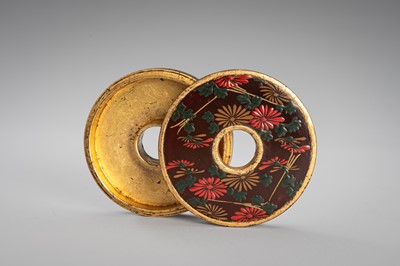 Lot 115 - A SMALL RING-SHAPED LACQUER KOGO (INCENSE BOX) AND COVER WITH CHRYSANTHEMUMS