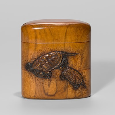 Lot 30 - HIDARI ISSAN: A FINE TWO-CASE WOOD INRO WITH TORTOISES