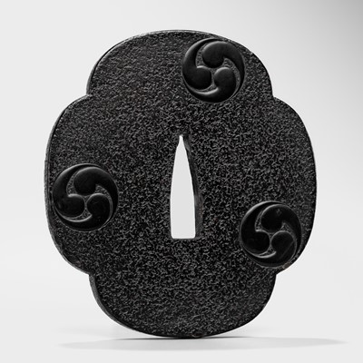 Lot 94 - A FINE LACQUERED WOOD TSUBA WITH MITSUTOMO-E MON