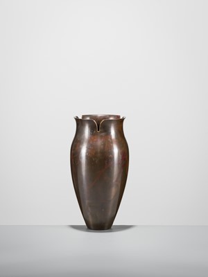 Lot 74 - SUGAI SHOZO: A BRONZE ‘MORNING GLORY’ FLOWER VASE