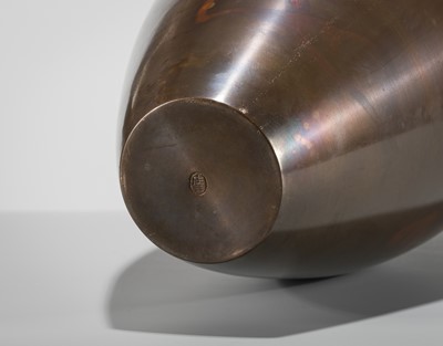 Lot 74 - SUGAI SHOZO: A BRONZE ‘MORNING GLORY’ FLOWER VASE