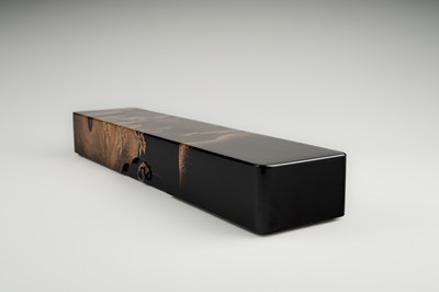 Lot 124 - A LACQUER TANZAKU-BAKO (POEM-CARD BOX) DEPICTING A LANDSCAPE
