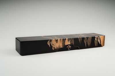 Lot 124 - A LACQUER TANZAKU-BAKO (POEM-CARD BOX) DEPICTING A LANDSCAPE