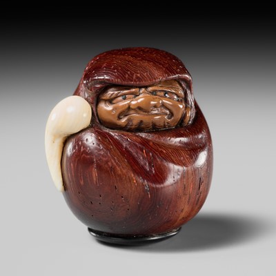 Lot 271 - SOSUI: A FINE SO SCHOOL WOOD NETSUKE OF A ROLY POLY DARUMA