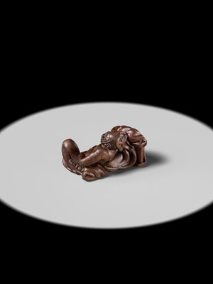 Lot 214 - MIWA: A POWERFUL WOOD NETSUKE OF ASAHINA SABURO