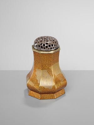 Lot 109 - A FACETED LACQUER INCENSE BURNER WITH SILVER RETICULATED COVER