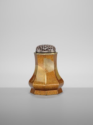 Lot 109 - A FACETED LACQUER INCENSE BURNER WITH SILVER RETICULATED COVER