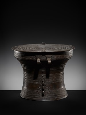 Lot 661 - A BRONZE RAIN DRUM, KAREN PEOPLE, REGION OF MYANMAR AND THAILAND, 19TH CENTURY OR EARLIER