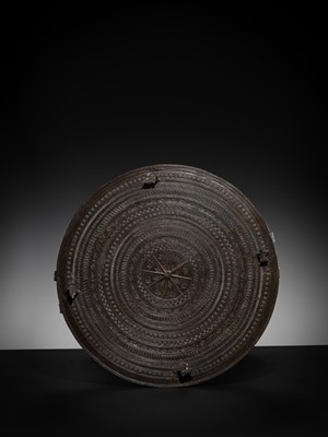Lot 661 - A BRONZE RAIN DRUM, KAREN PEOPLE, REGION OF MYANMAR AND THAILAND, 19TH CENTURY OR EARLIER