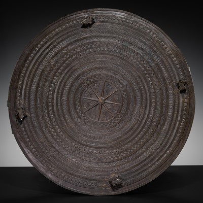 Lot 661 - A BRONZE RAIN DRUM, KAREN PEOPLE, REGION OF MYANMAR AND THAILAND, 19TH CENTURY OR EARLIER