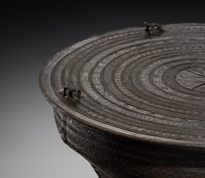 Lot 661 - A BRONZE RAIN DRUM, KAREN PEOPLE, REGION OF MYANMAR AND THAILAND, 19TH CENTURY OR EARLIER