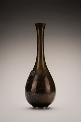 Lot 53 - HIDENAO: AN INLAID BRONZE VASE WITH A FALCON