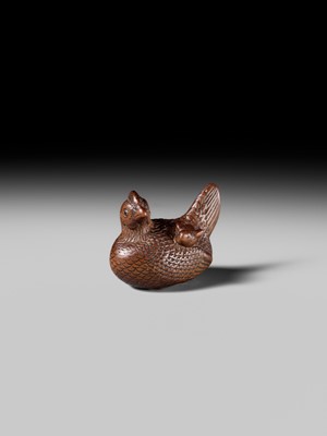 TOMOTSUNE: A SUPERB NAGOYA SCHOOL WOOD NETSUKE OF A HEN WITH TWO CHICKS