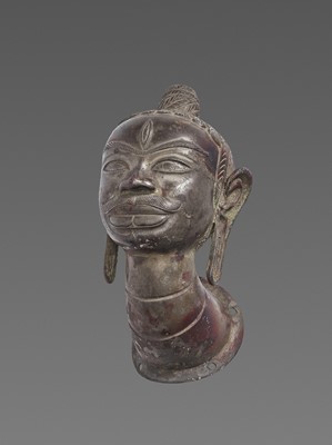 Lot 554 - A RARE CHAM SILVER HEAD OF SHIVA