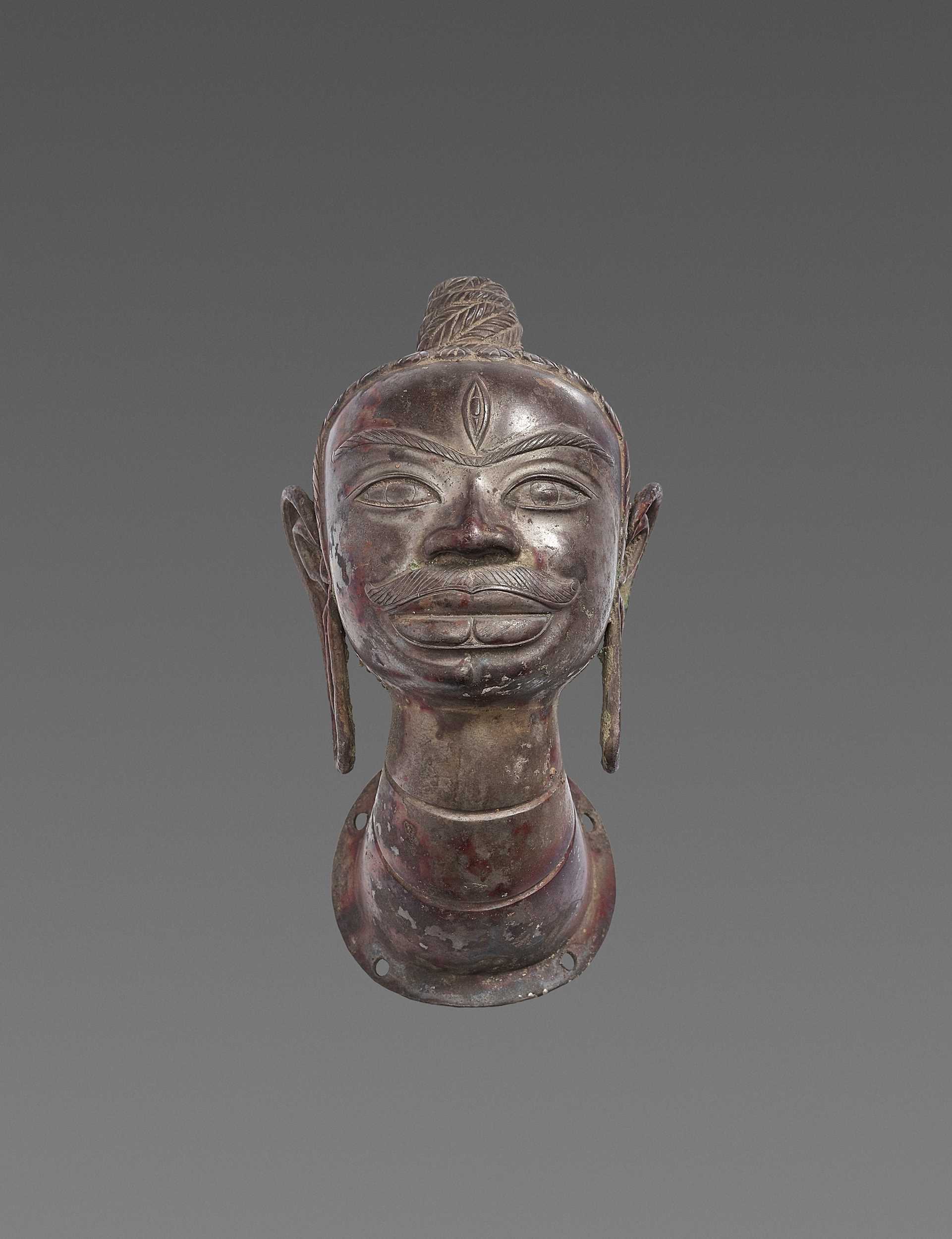 Lot 554 - A RARE CHAM SILVER HEAD OF SHIVA