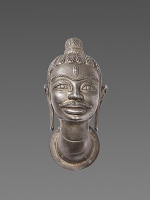 Lot 768 - A FINE AND RARE CHAM SILVER HEAD OF SHIVA