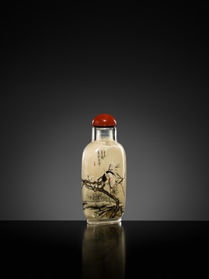 Lot 462 - AN INSIDE-PAINTED CRYSTAL ‘CRANE AND PRUNUS’ SNUFF BOTTLE