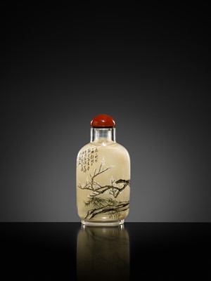 Lot 462 - AN INSIDE-PAINTED CRYSTAL ‘CRANE AND PRUNUS’ SNUFF BOTTLE
