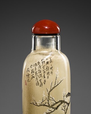 Lot 462 - AN INSIDE-PAINTED CRYSTAL ‘CRANE AND PRUNUS’ SNUFF BOTTLE
