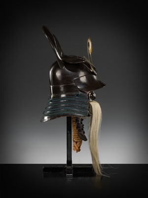 Lot 98 - AN IRON KAWARI KABUTO (ECCENTRIC-SHAPED HELMET) WITH AN IRON MENPO