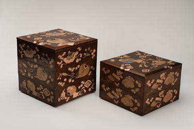 Lot 143 - A FINE SET OF TWO STACKABLE LACQUER BOXES WITH THE ‘EIGHT IMMORTALS’ ATTRIBUTES