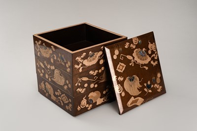 Lot 143 - A FINE SET OF TWO STACKABLE LACQUER BOXES WITH THE ‘EIGHT IMMORTALS’ ATTRIBUTES