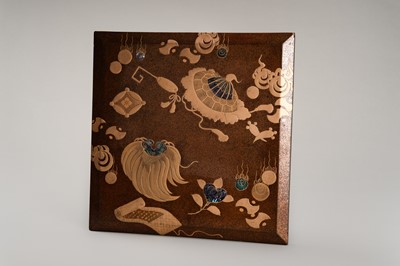 Lot 143 - A FINE SET OF TWO STACKABLE LACQUER BOXES WITH THE ‘EIGHT IMMORTALS’ ATTRIBUTES