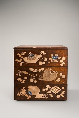 Lot 143 - A FINE SET OF TWO STACKABLE LACQUER BOXES WITH THE ‘EIGHT IMMORTALS’ ATTRIBUTES