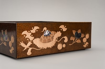 Lot 143 - A FINE SET OF TWO STACKABLE LACQUER BOXES WITH THE ‘EIGHT IMMORTALS’ ATTRIBUTES