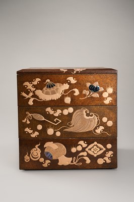 Lot 143 - A FINE SET OF TWO STACKABLE LACQUER BOXES WITH THE ‘EIGHT IMMORTALS’ ATTRIBUTES